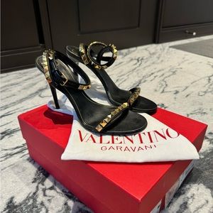 Valentino Garavani Black Sandals With Studs